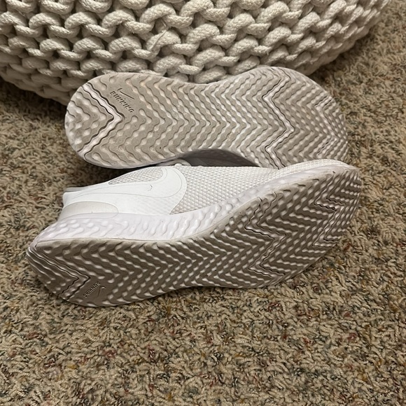 Nike Revolution 5 White - Picture 4 of 5